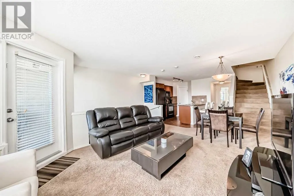 12, 21 McKenzie Towne Gate SE