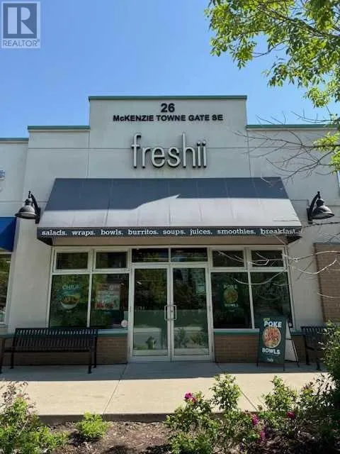 12, 21 McKenzie Towne Gate SE