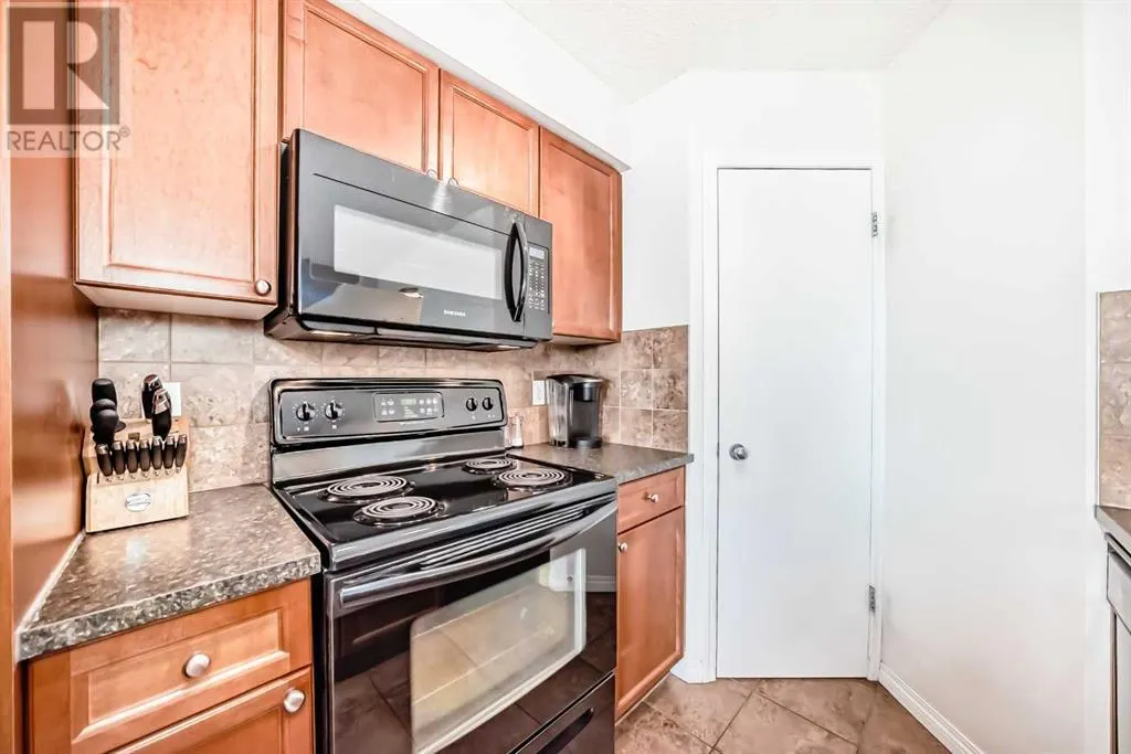 12, 21 McKenzie Towne Gate SE