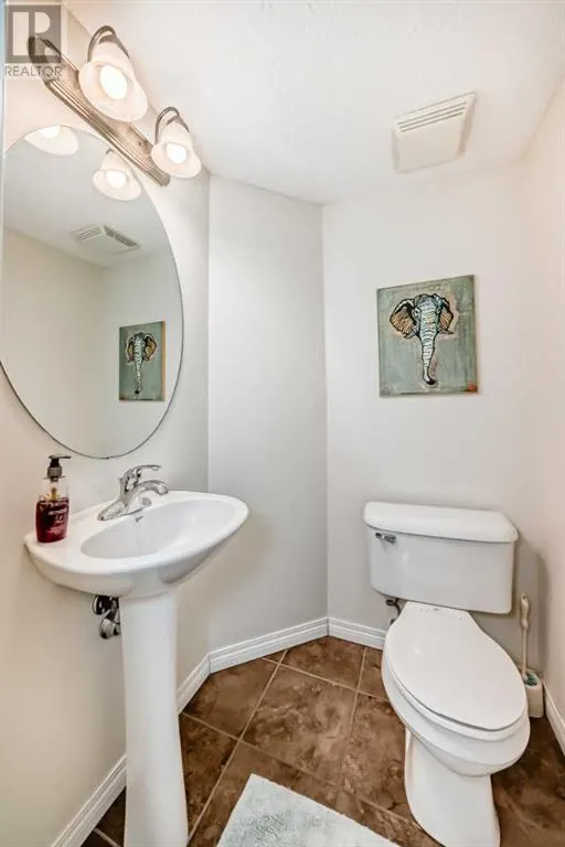 12, 21 McKenzie Towne Gate SE