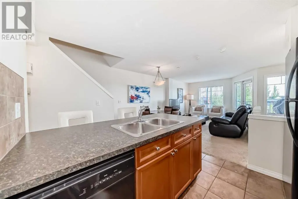 12, 21 McKenzie Towne Gate SE