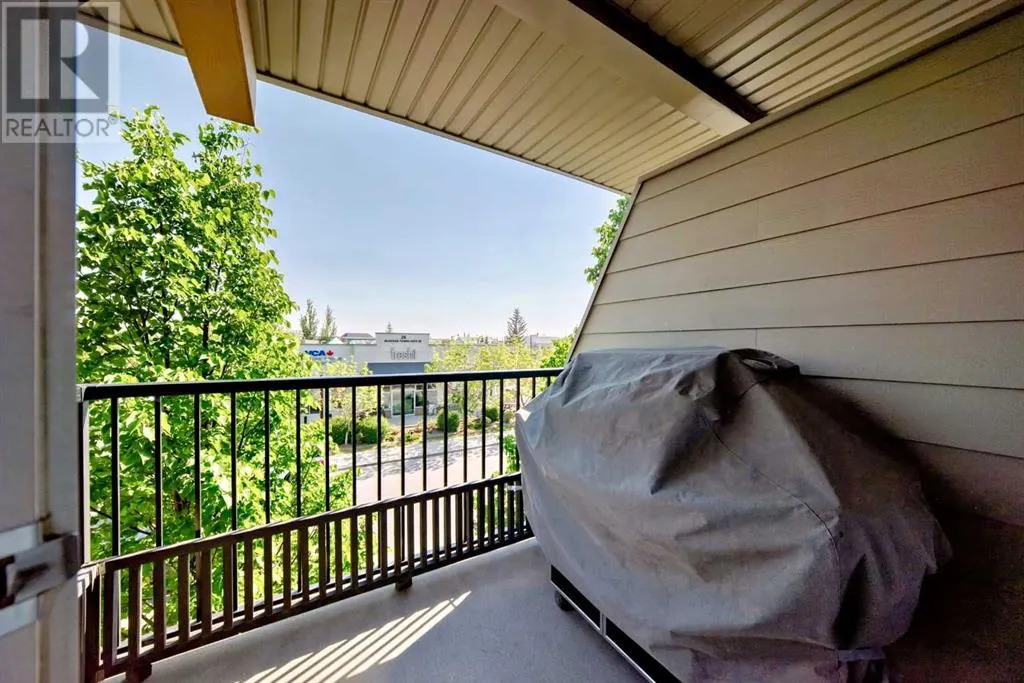 12, 21 McKenzie Towne Gate SE