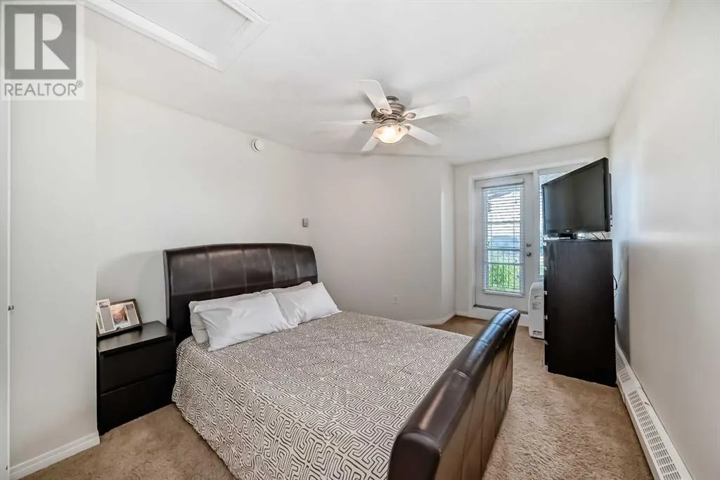 12, 21 McKenzie Towne Gate SE