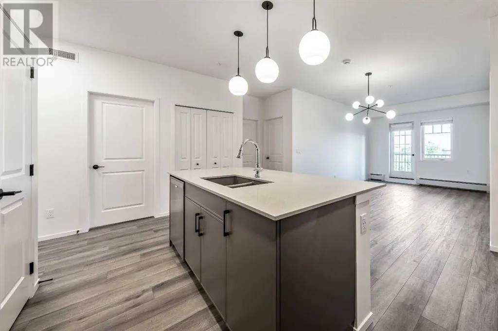 213, 140 Mahogany Street SE