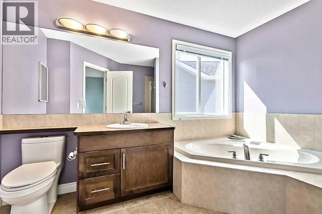521 Westmount Close