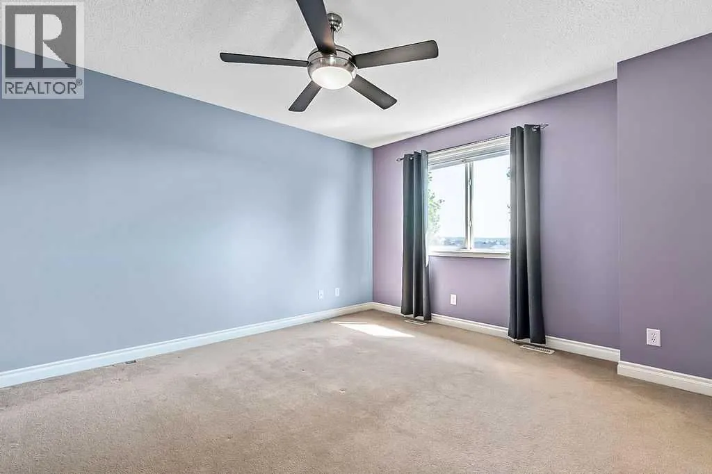 521 Westmount Close
