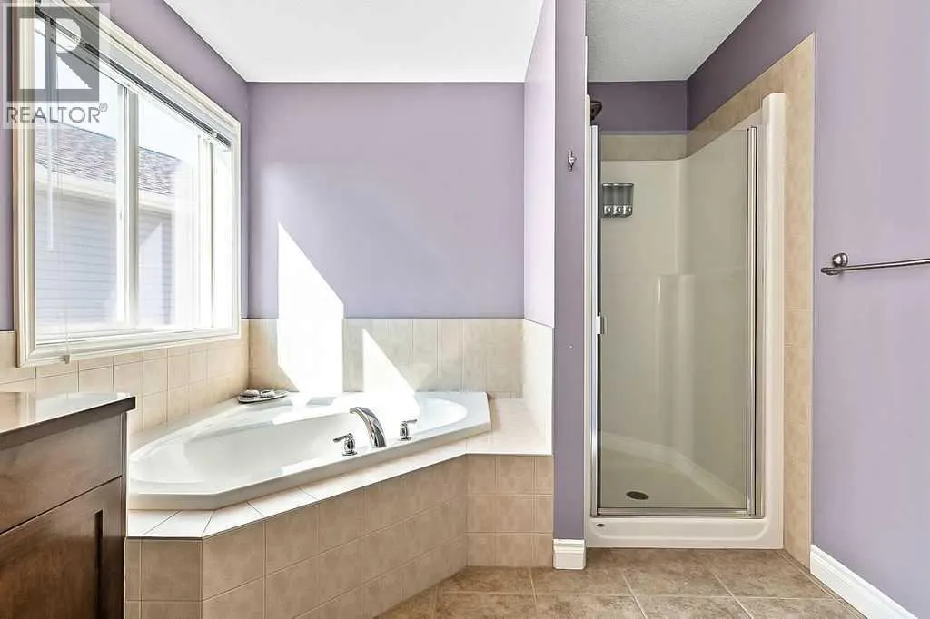 521 Westmount Close