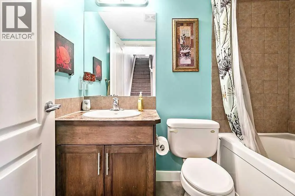 521 Westmount Close