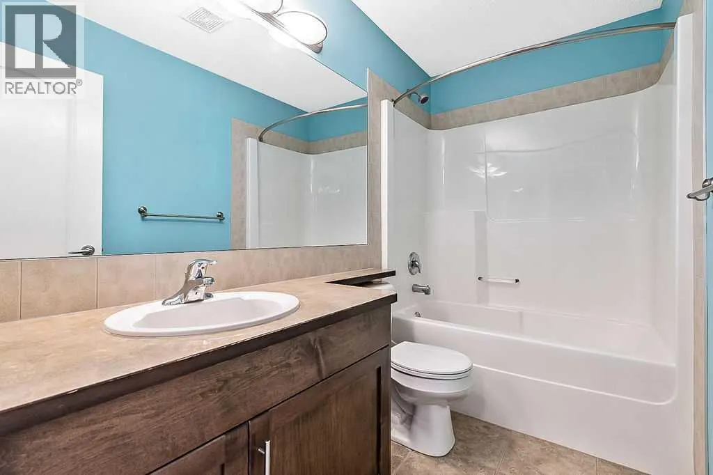 521 Westmount Close