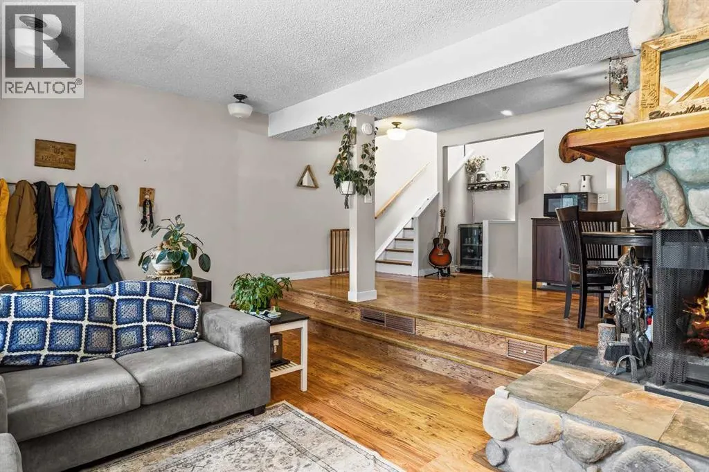 4, 833 5th Street