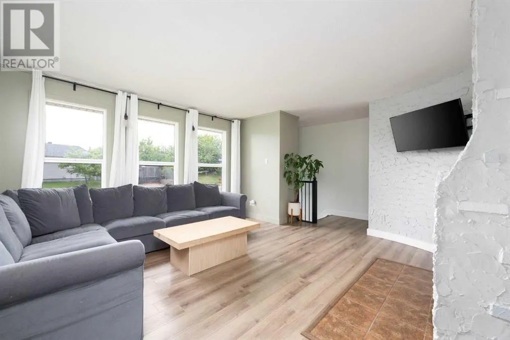 169 Beaufort Crescent