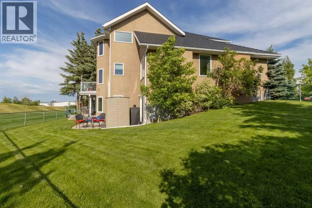 33 LAKESIDE GREENS CLOSE