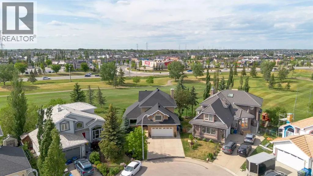 33 LAKESIDE GREENS CLOSE