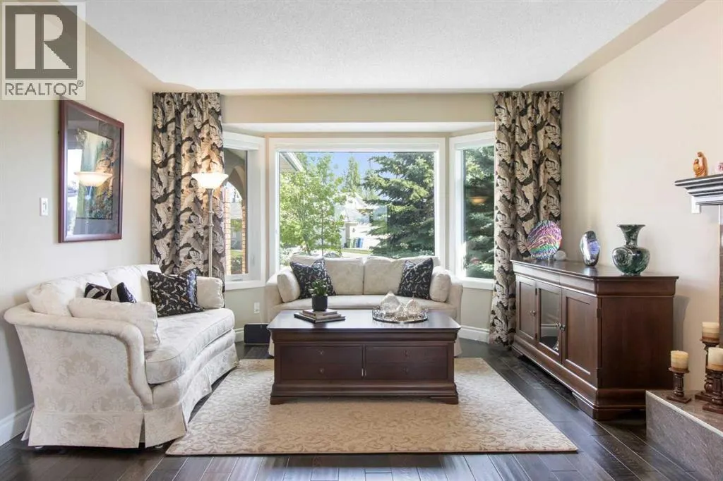 33 LAKESIDE GREENS CLOSE