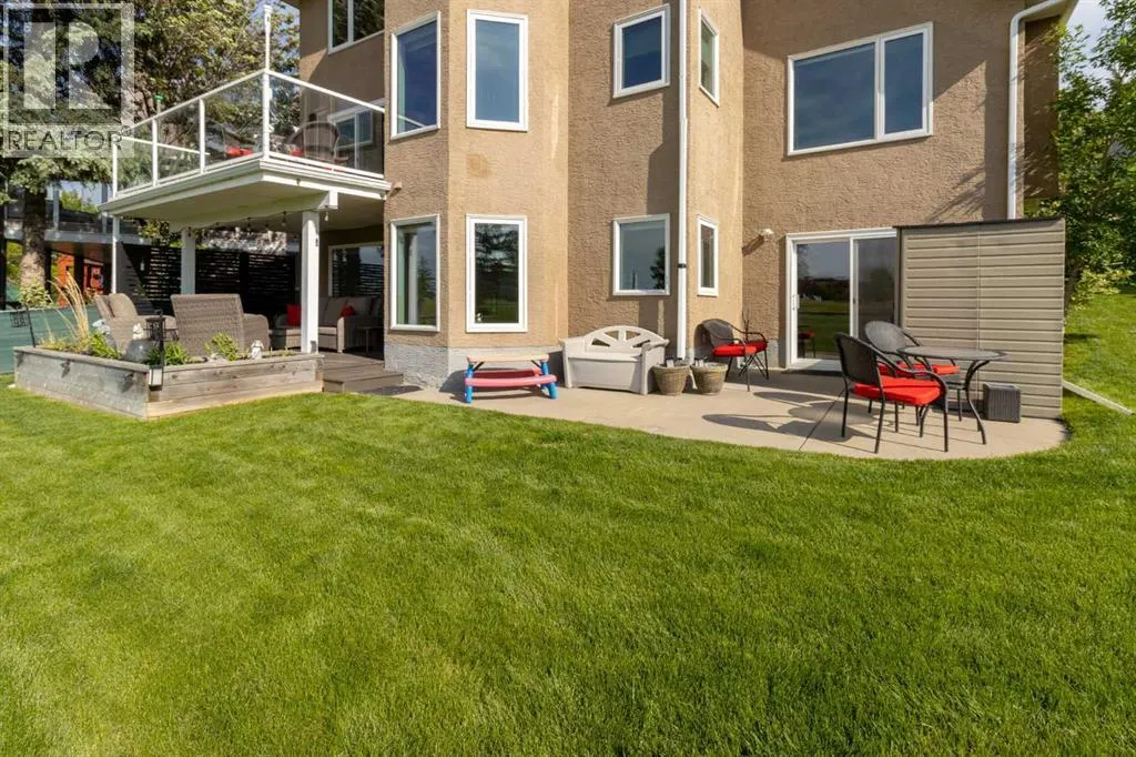 33 LAKESIDE GREENS CLOSE