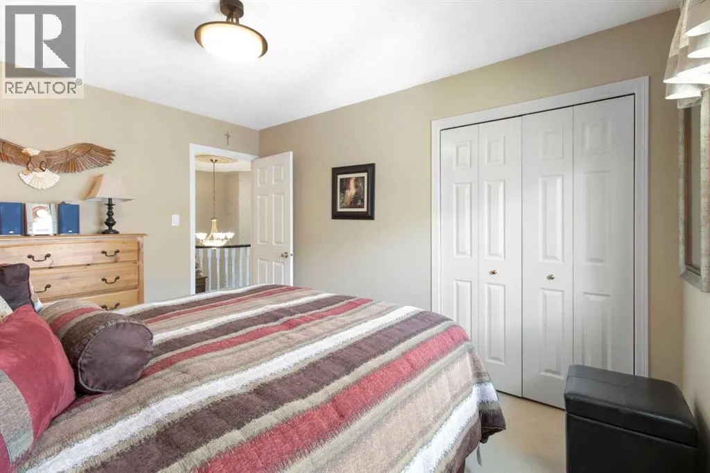 33 LAKESIDE GREENS CLOSE