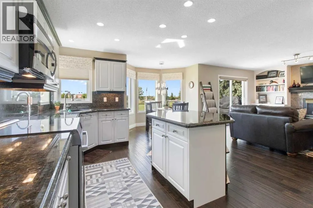 33 LAKESIDE GREENS CLOSE