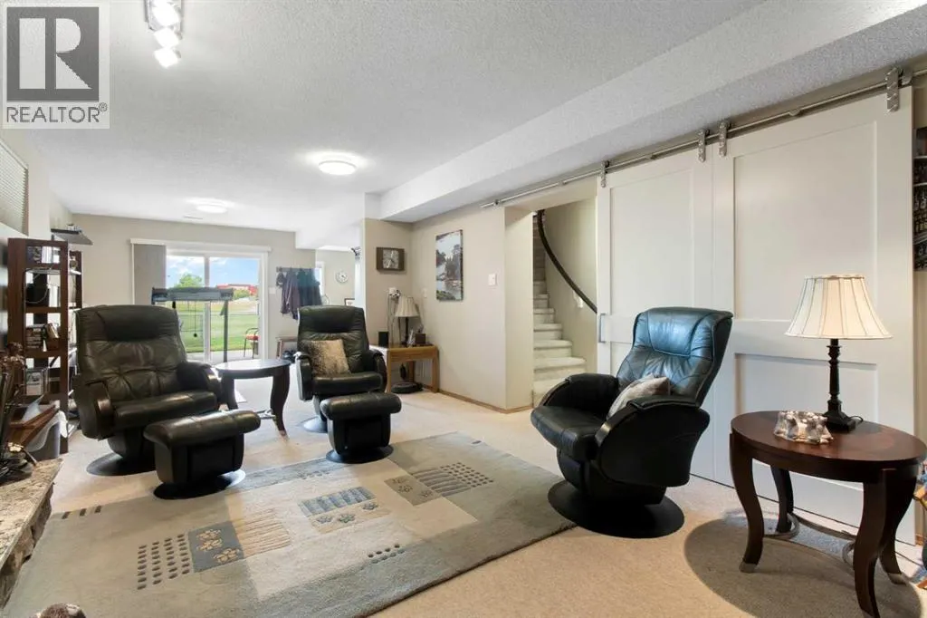 33 LAKESIDE GREENS CLOSE
