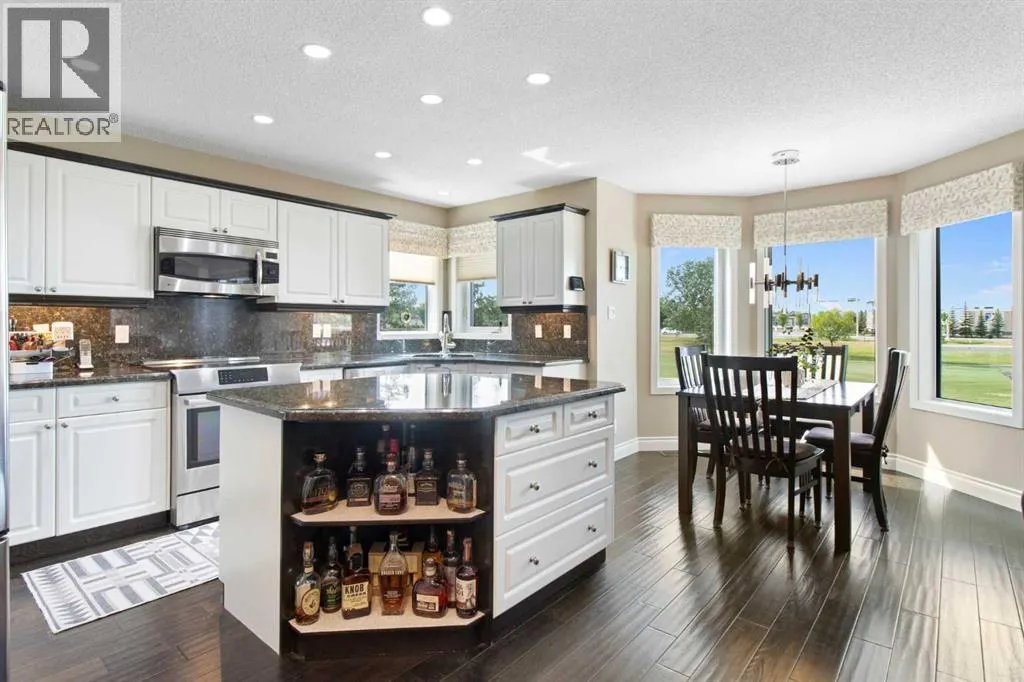 33 LAKESIDE GREENS CLOSE