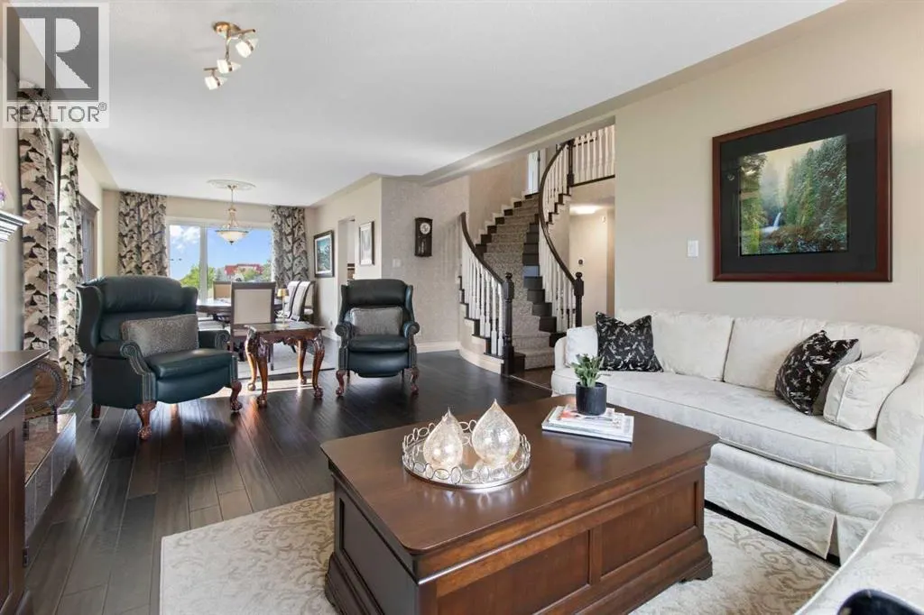 33 LAKESIDE GREENS CLOSE