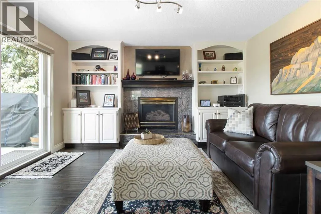 33 LAKESIDE GREENS CLOSE