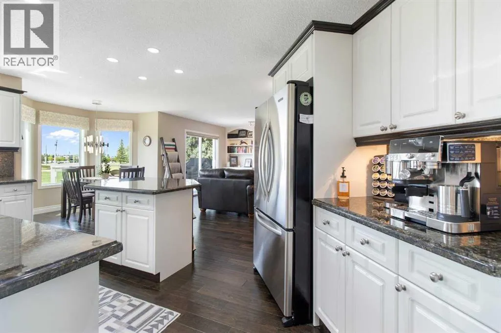 33 LAKESIDE GREENS CLOSE