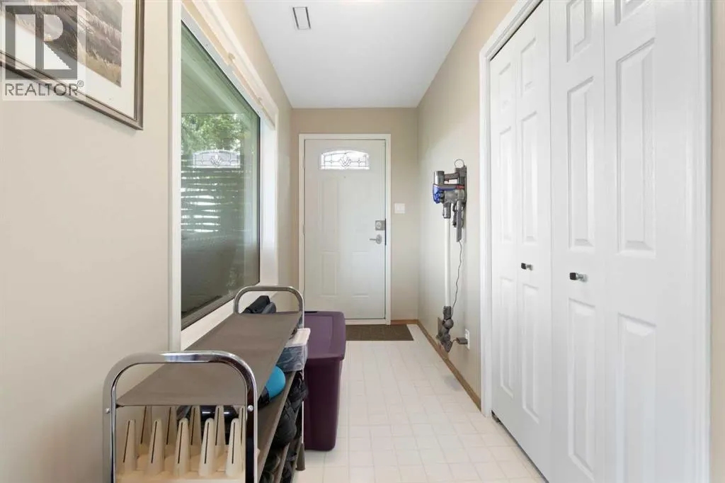 33 LAKESIDE GREENS CLOSE