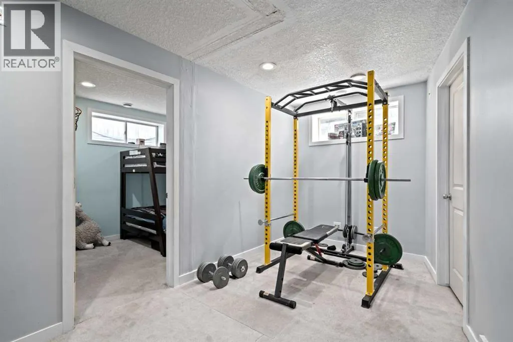 10 Crystalridge Bay