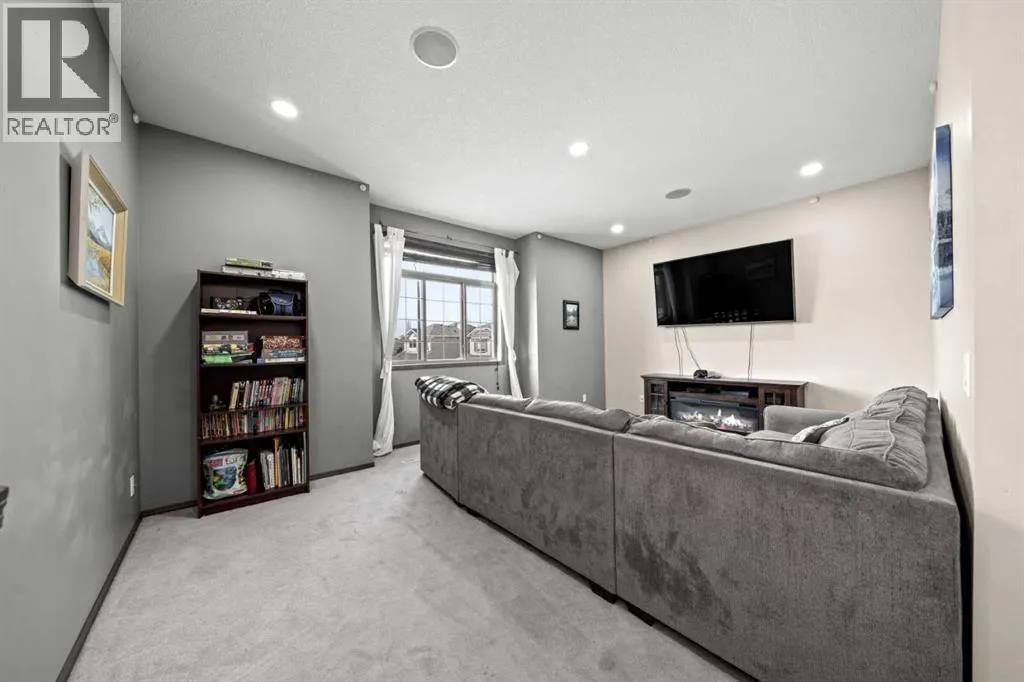 10 Crystalridge Bay