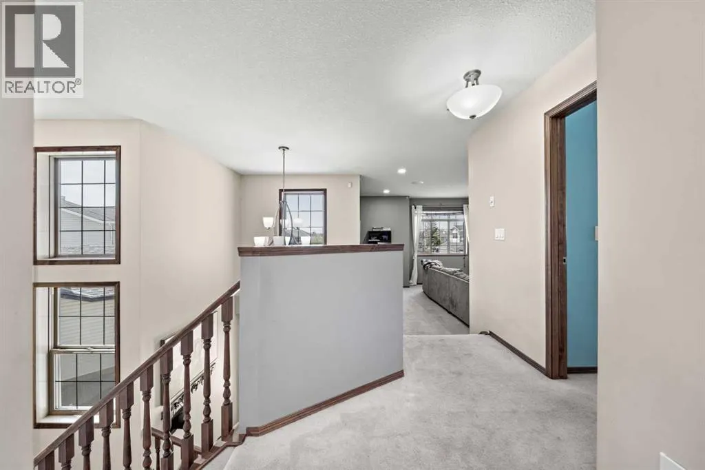 10 Crystalridge Bay