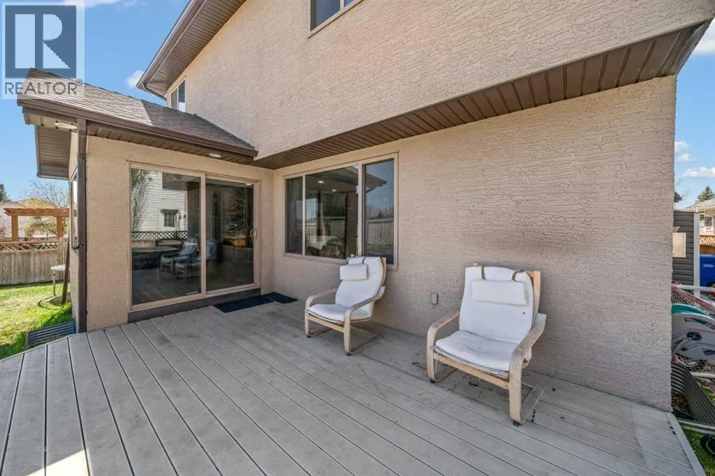10 Crystalridge Bay