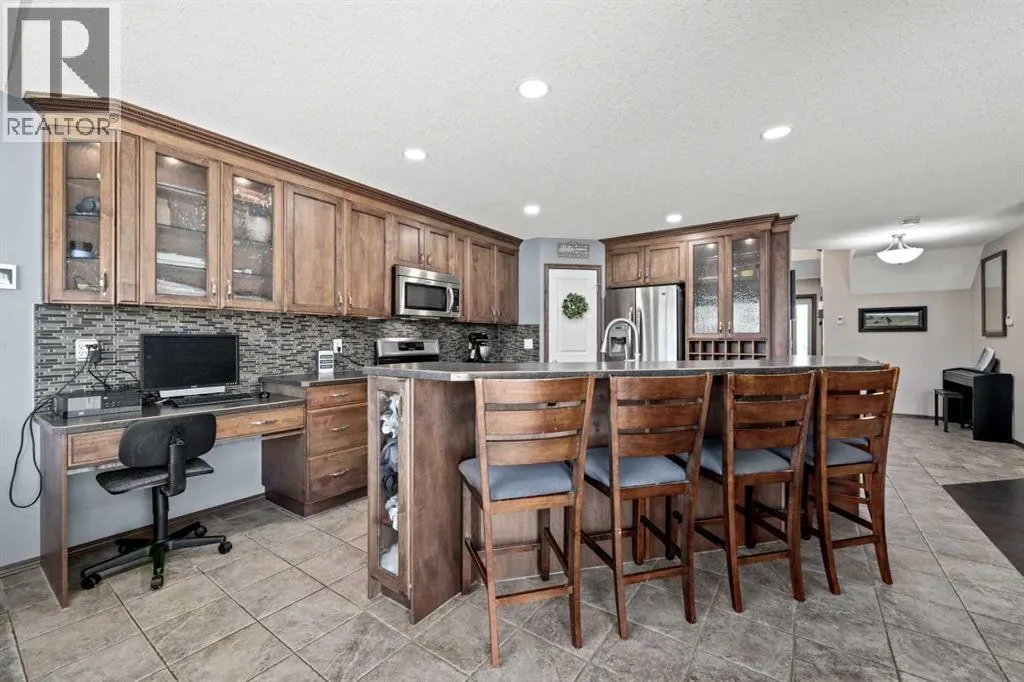 10 Crystalridge Bay