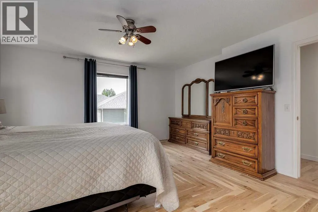 817 Crystal Beach Bay