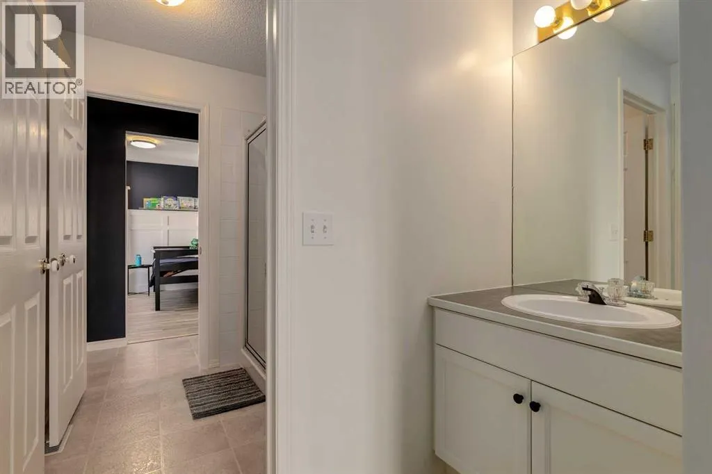 817 Crystal Beach Bay