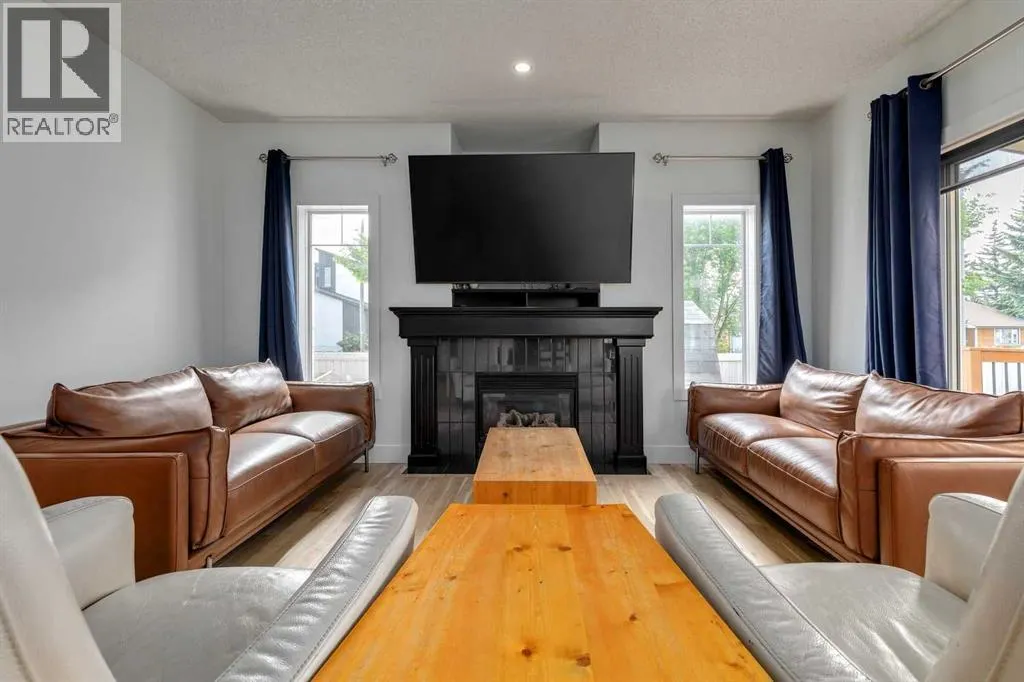 817 Crystal Beach Bay