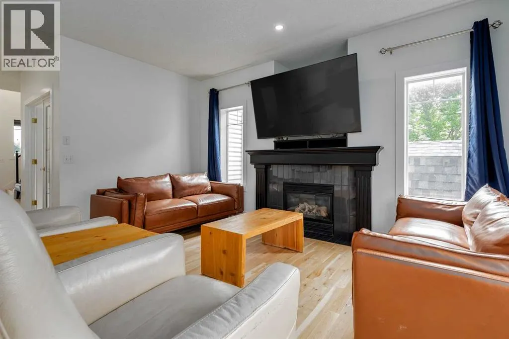817 Crystal Beach Bay