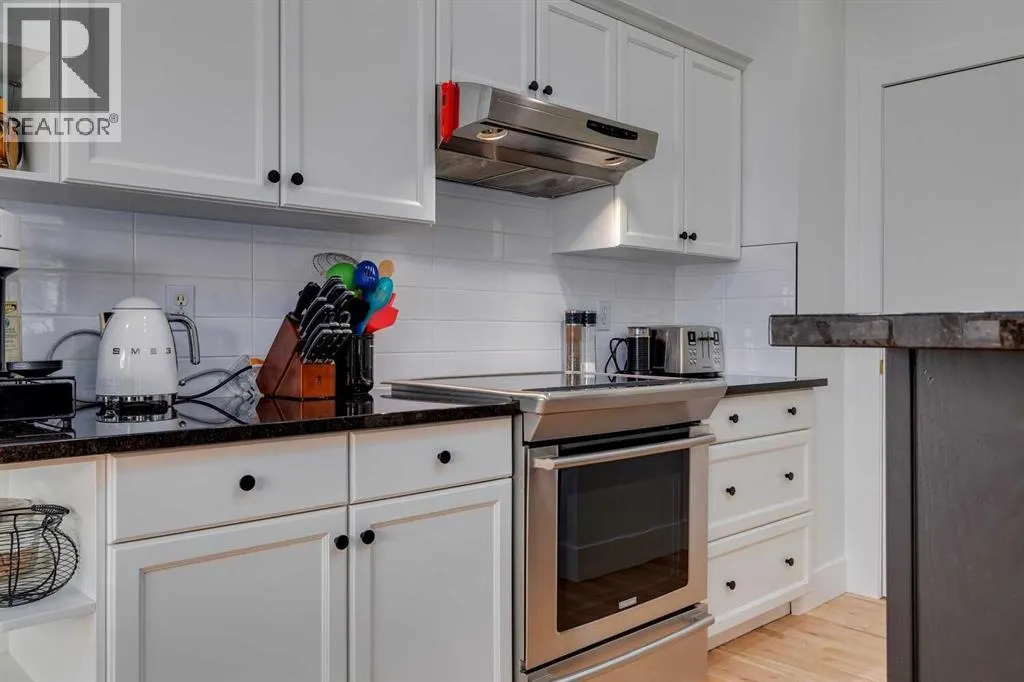 817 Crystal Beach Bay