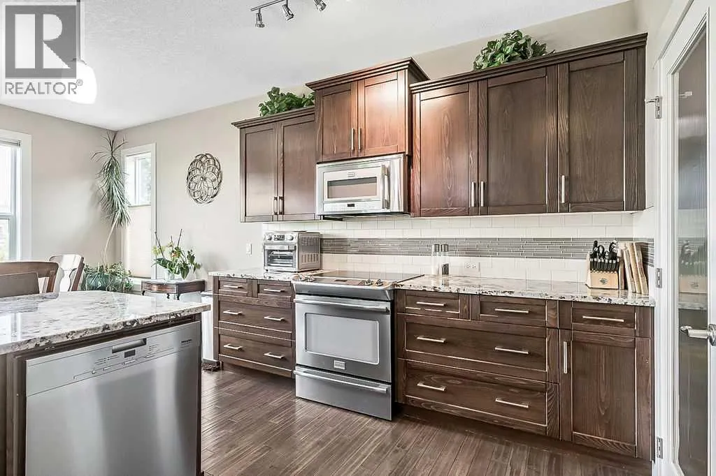 128 Drake Landing Terrace