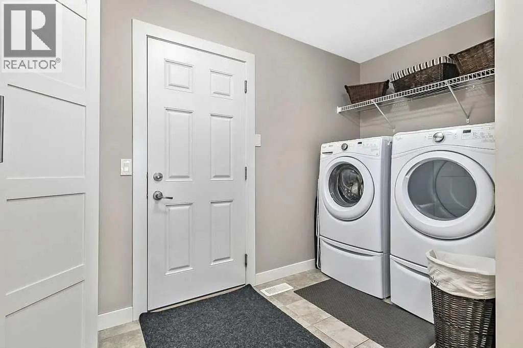 128 Drake Landing Terrace