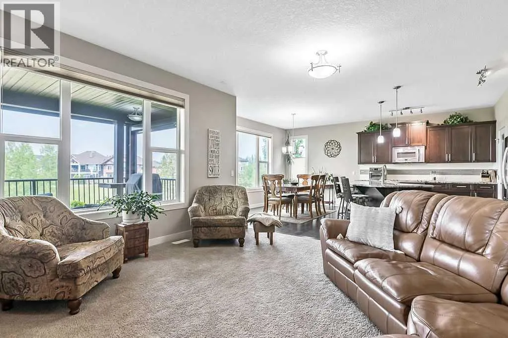 128 Drake Landing Terrace