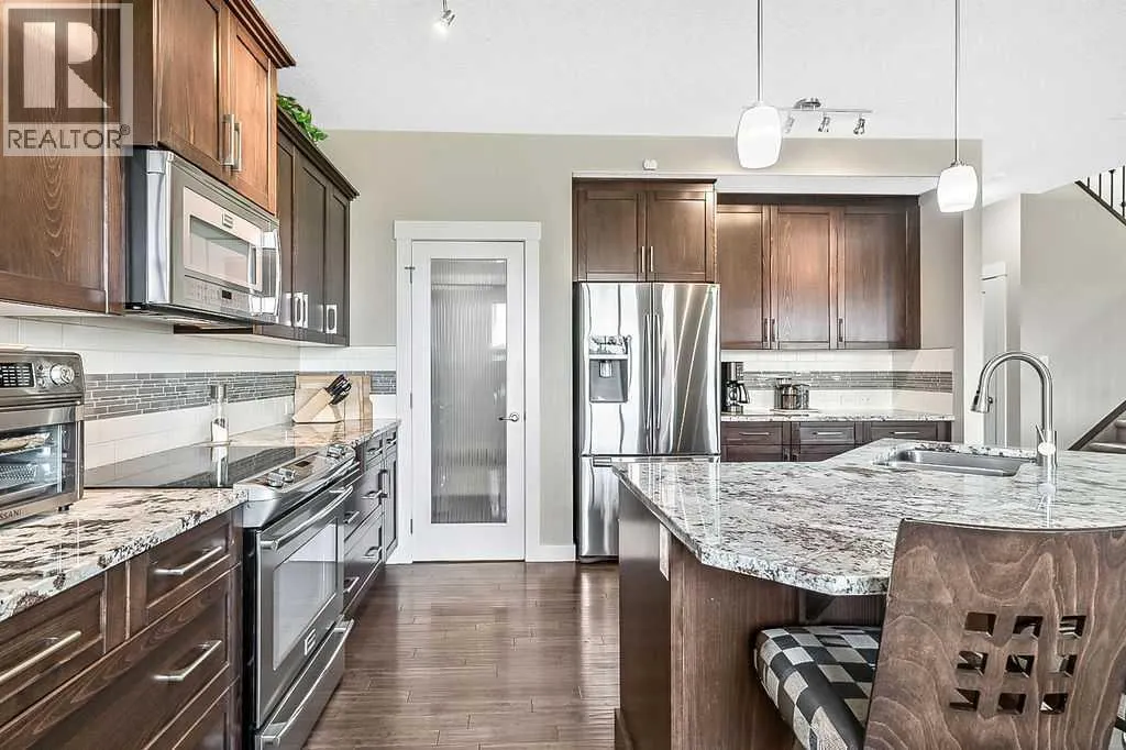 128 Drake Landing Terrace