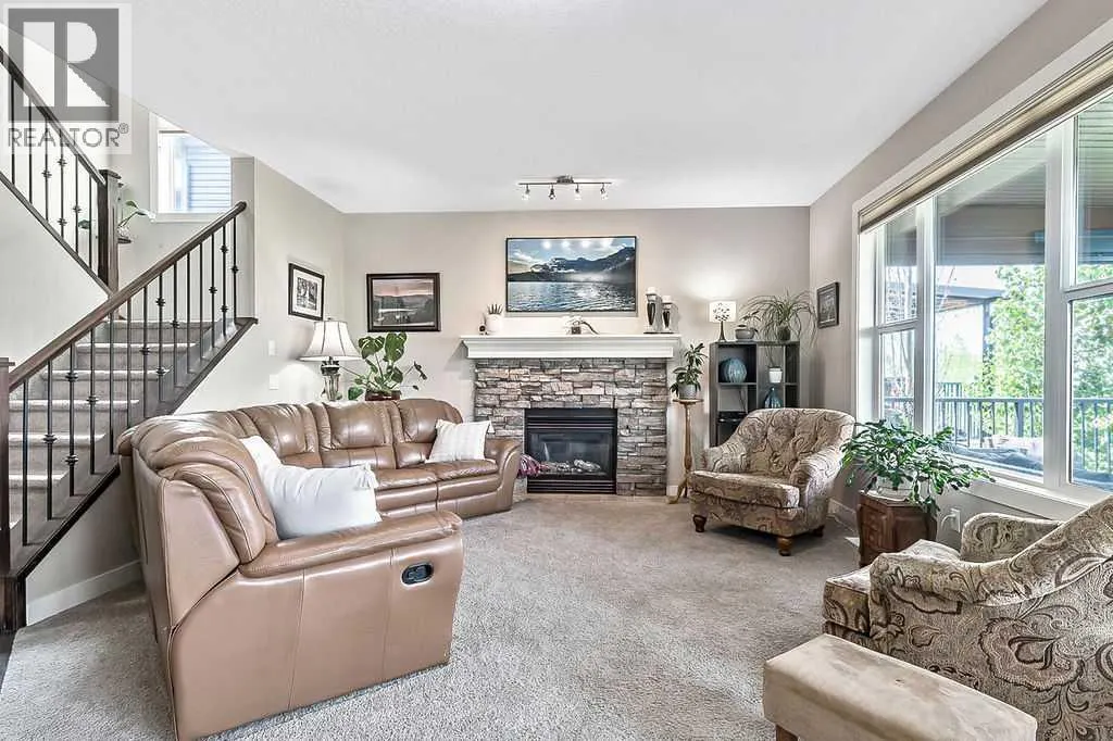 128 Drake Landing Terrace