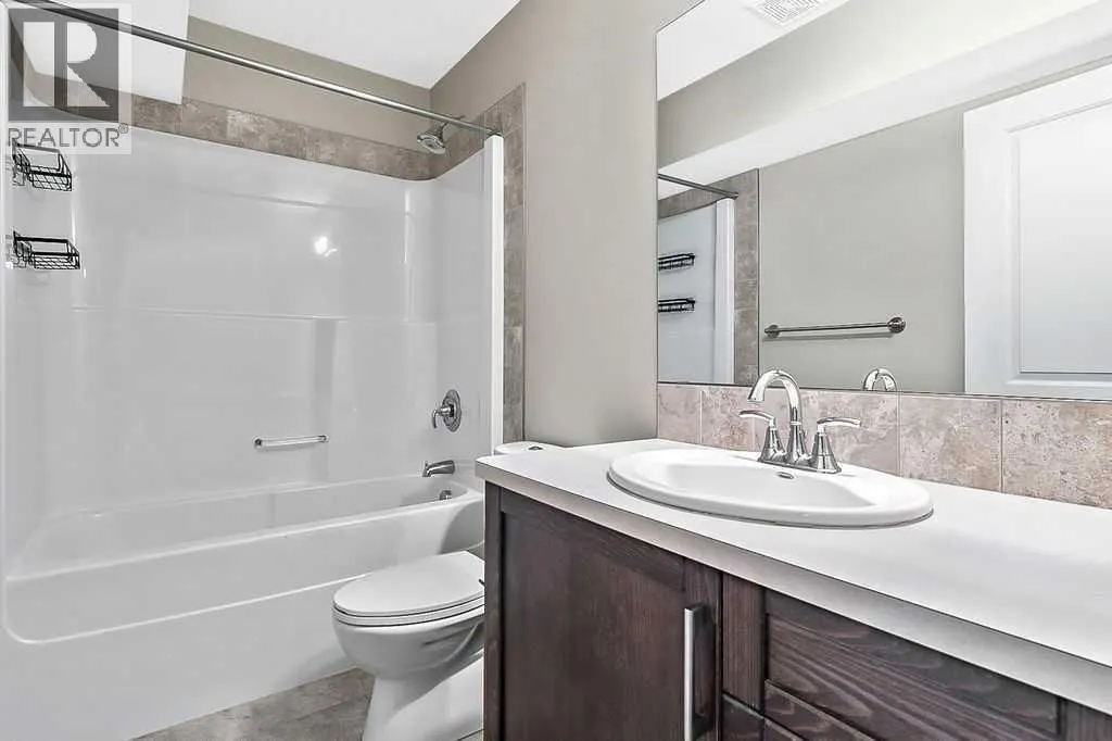 128 Drake Landing Terrace