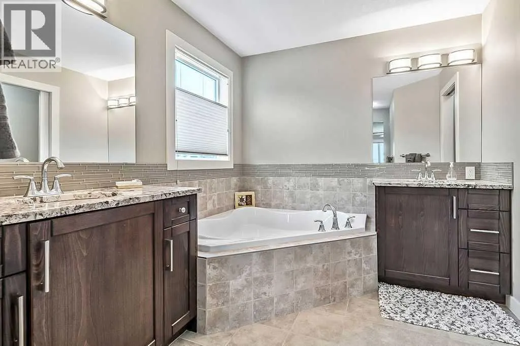128 Drake Landing Terrace