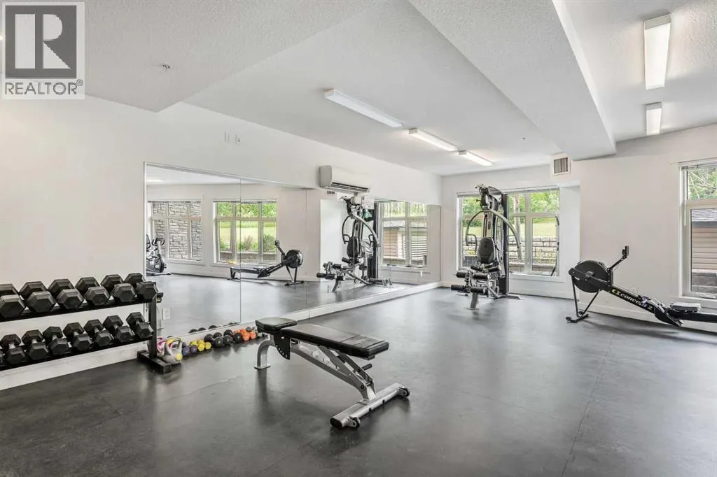 311, 15 Aspenmont Heights SW