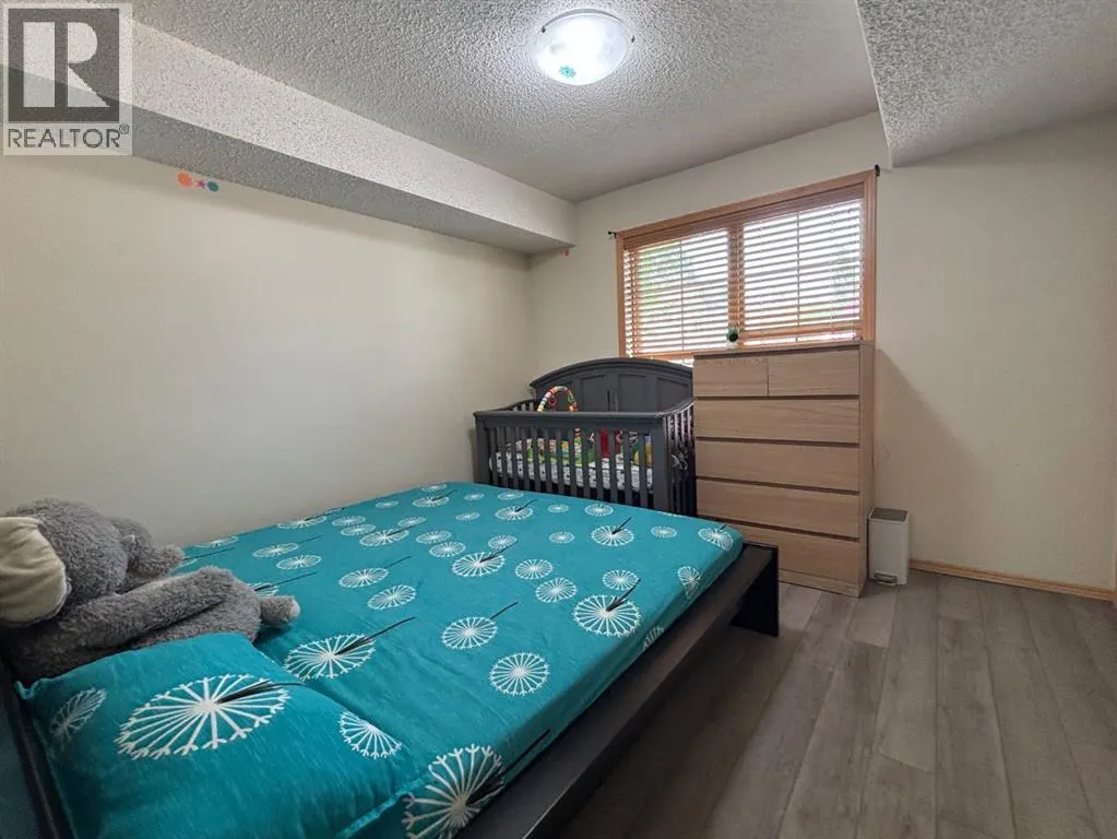 106, 8 Everridge Square SW
