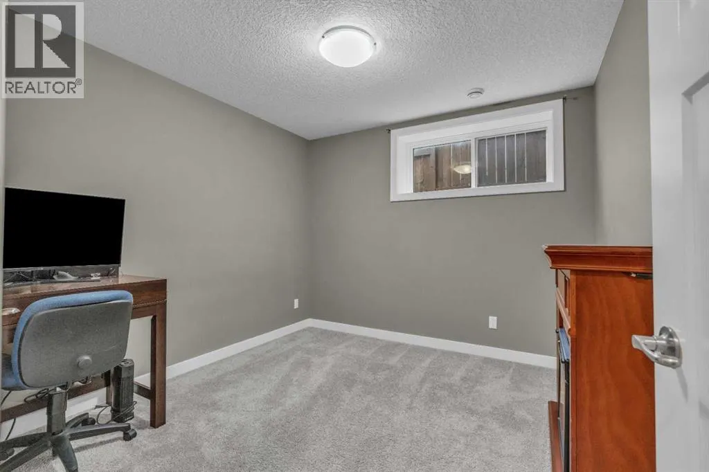 30 Everhollow Green SW