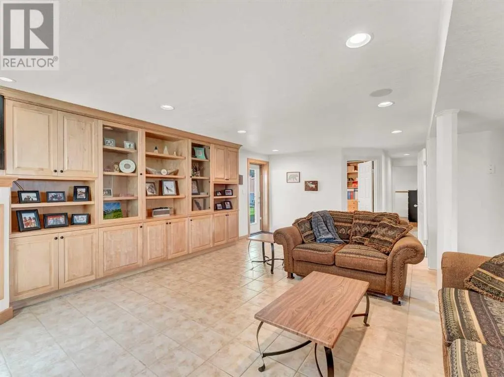 7 Park Place W