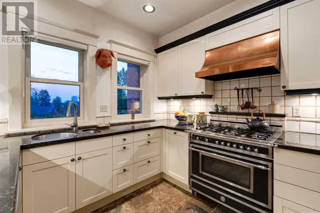 2209 Carleton Street SW