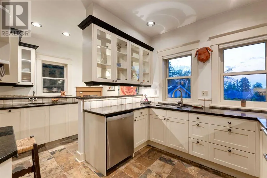 2209 Carleton Street SW